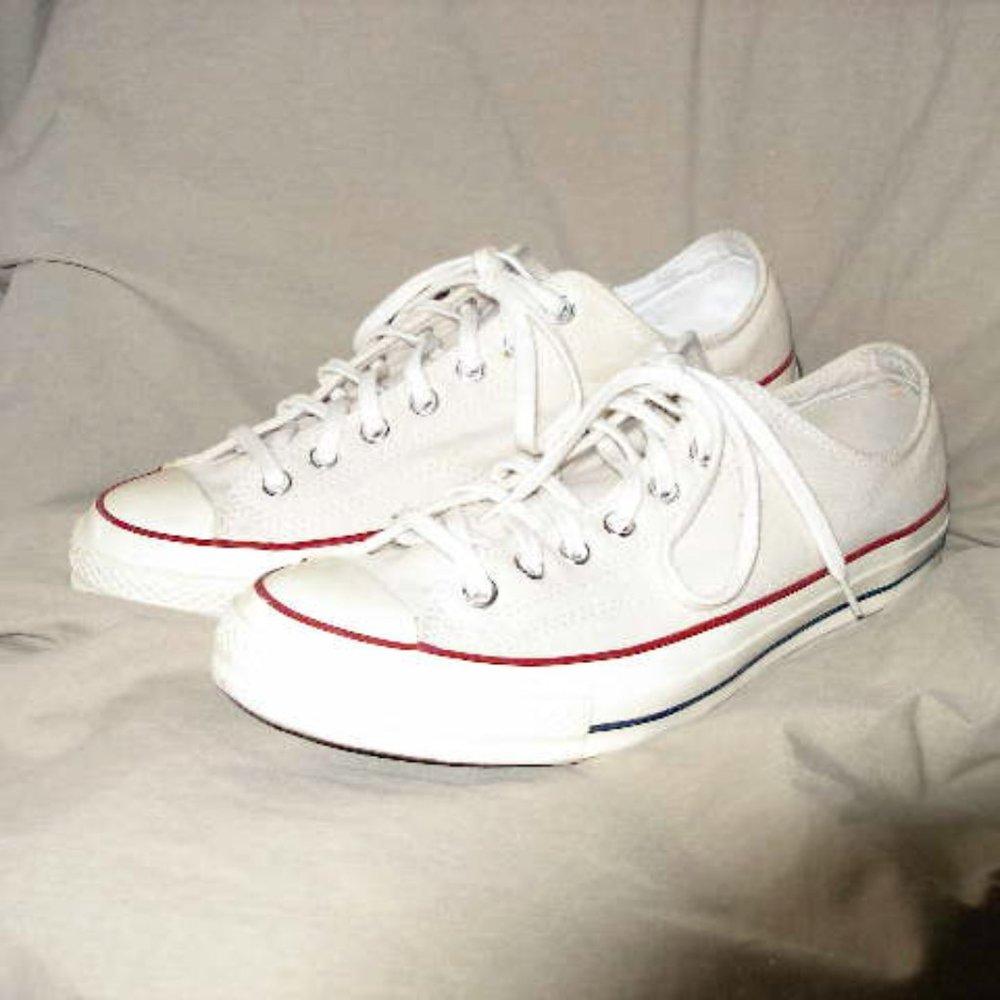 Converse Chuck Taylors Low, White, Good condition SZ 11 1/2